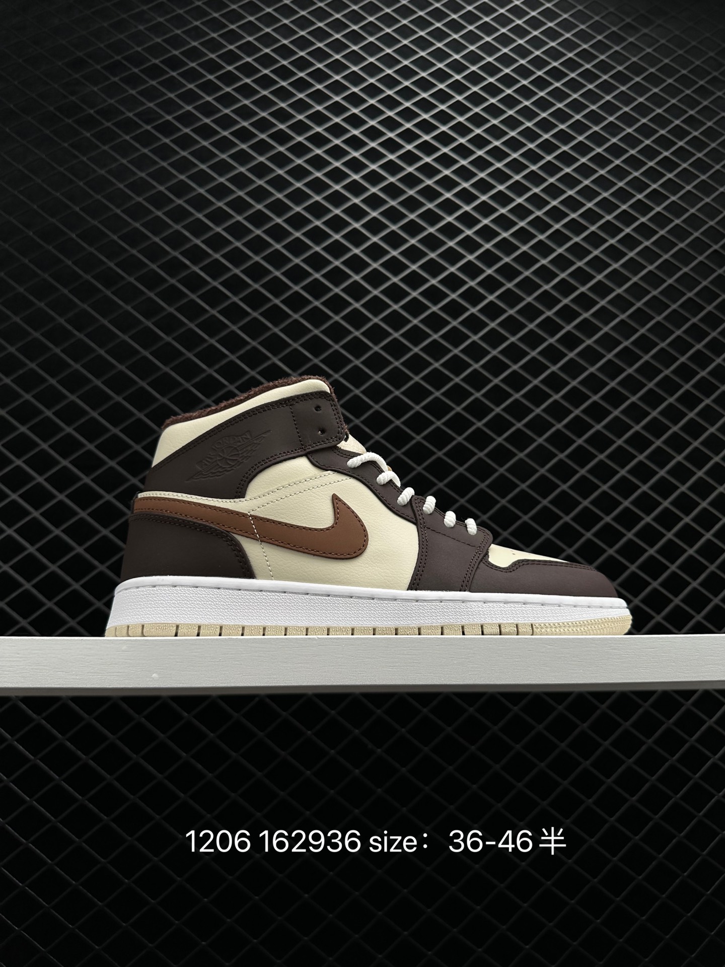 Air Jordan 1 Mid“Light Smoke Grey”